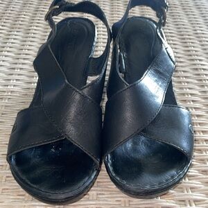 Born Black Leather Women’s Size 8 Medium 3” Wedge Sandals